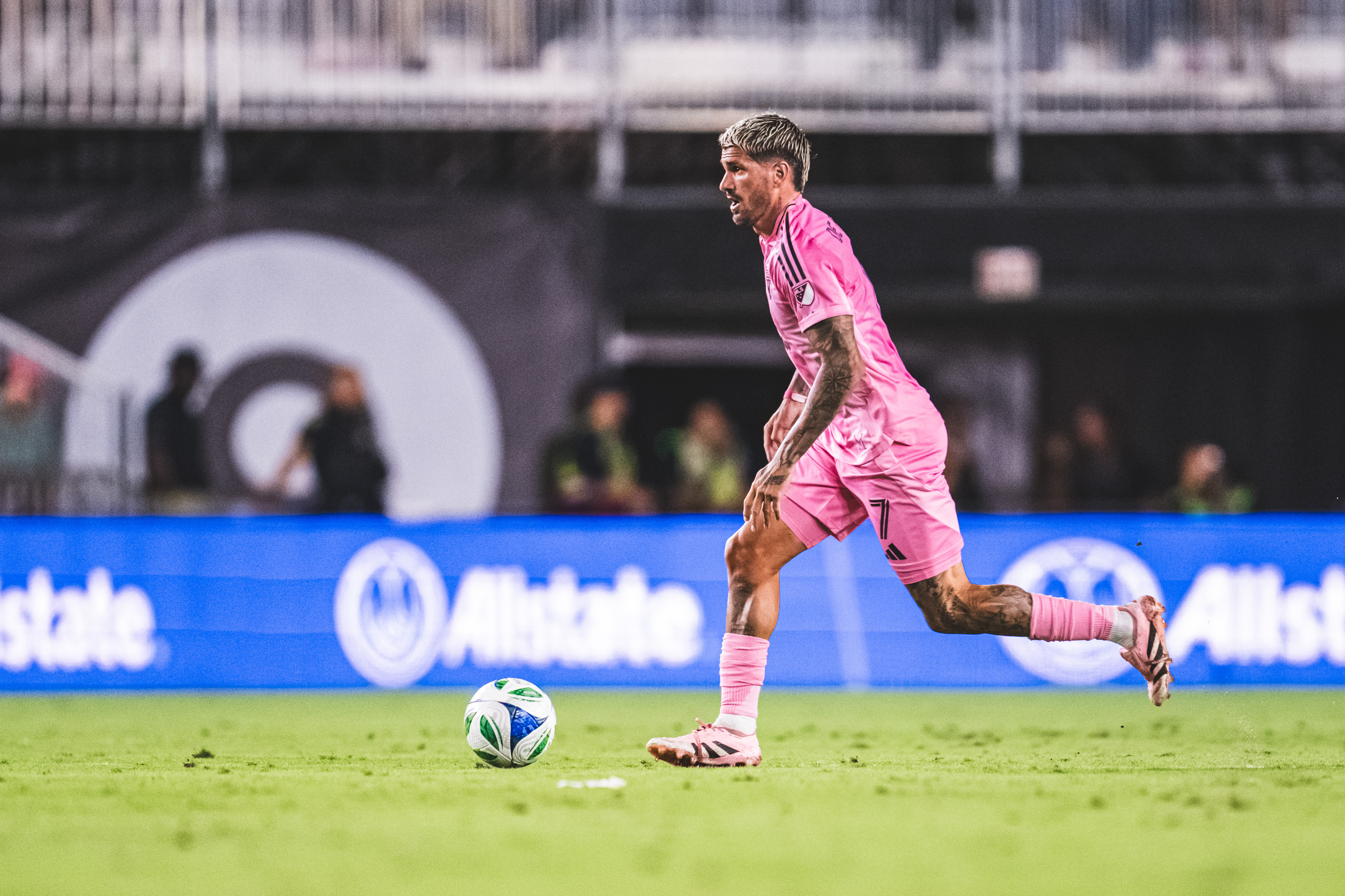 Messi Magic Propels Miami to Playoff Advantage Over Nashville