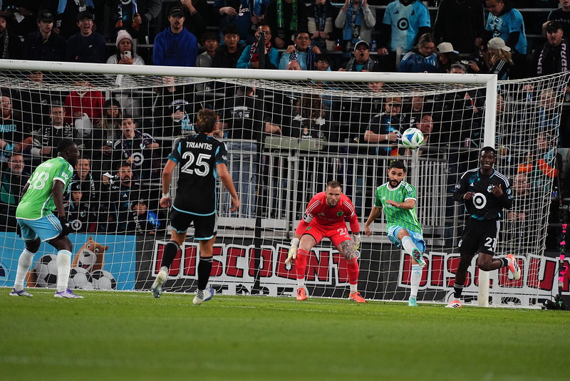 Minnesota and Seattle Battle to Scoreless Draw, Advance to Penalties in Playoff Opener