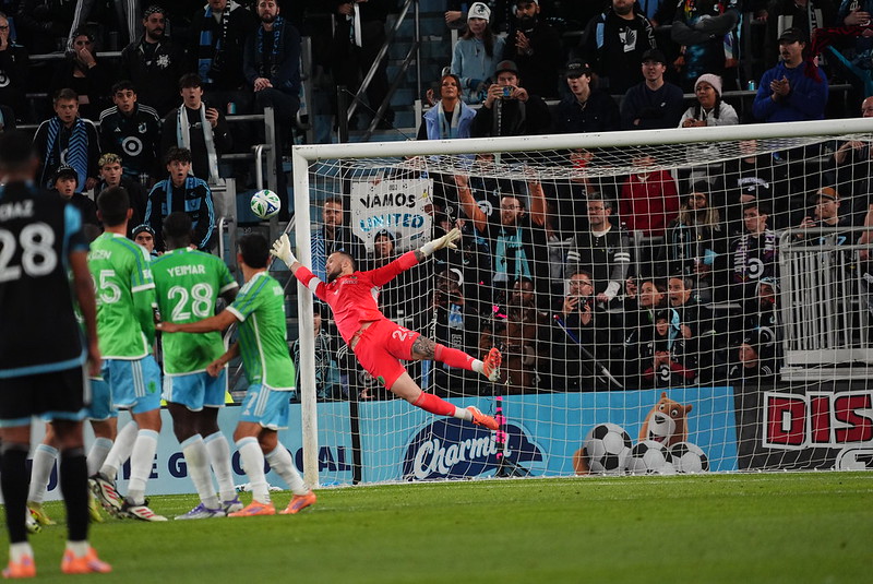 Minnesota and Seattle Battle to Scoreless Draw, Advance to Penalties in Playoff Opener