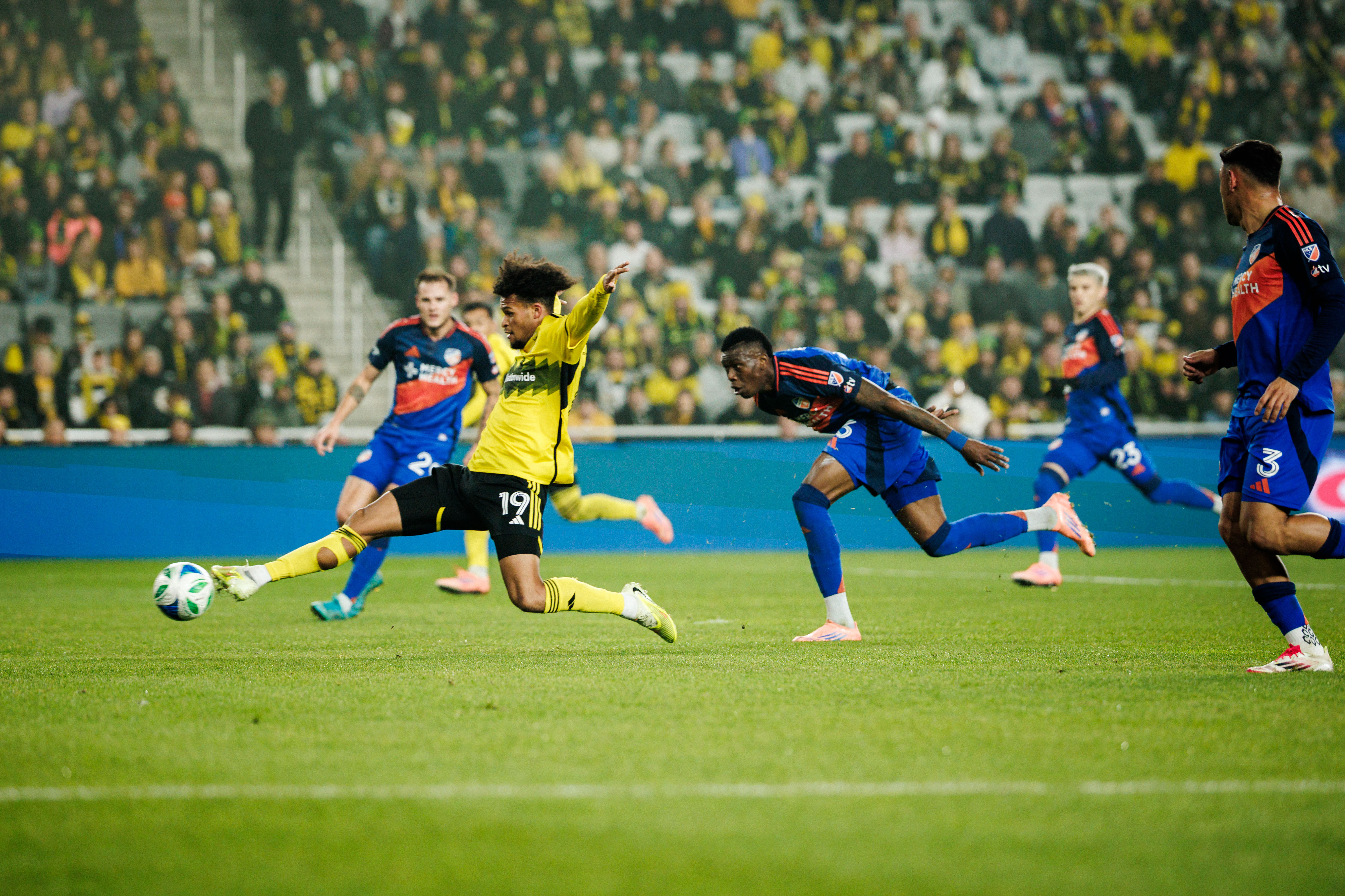 Crew Dominate Cincinnati 4-0 to Take Command in Round One Playoff Series