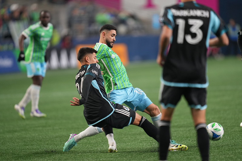 Seattle Ties Playoff Series with Dominant 4-2 Victory Over Minnesota