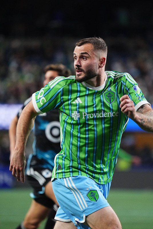 Seattle Ties Playoff Series with Dominant 4-2 Victory Over Minnesota