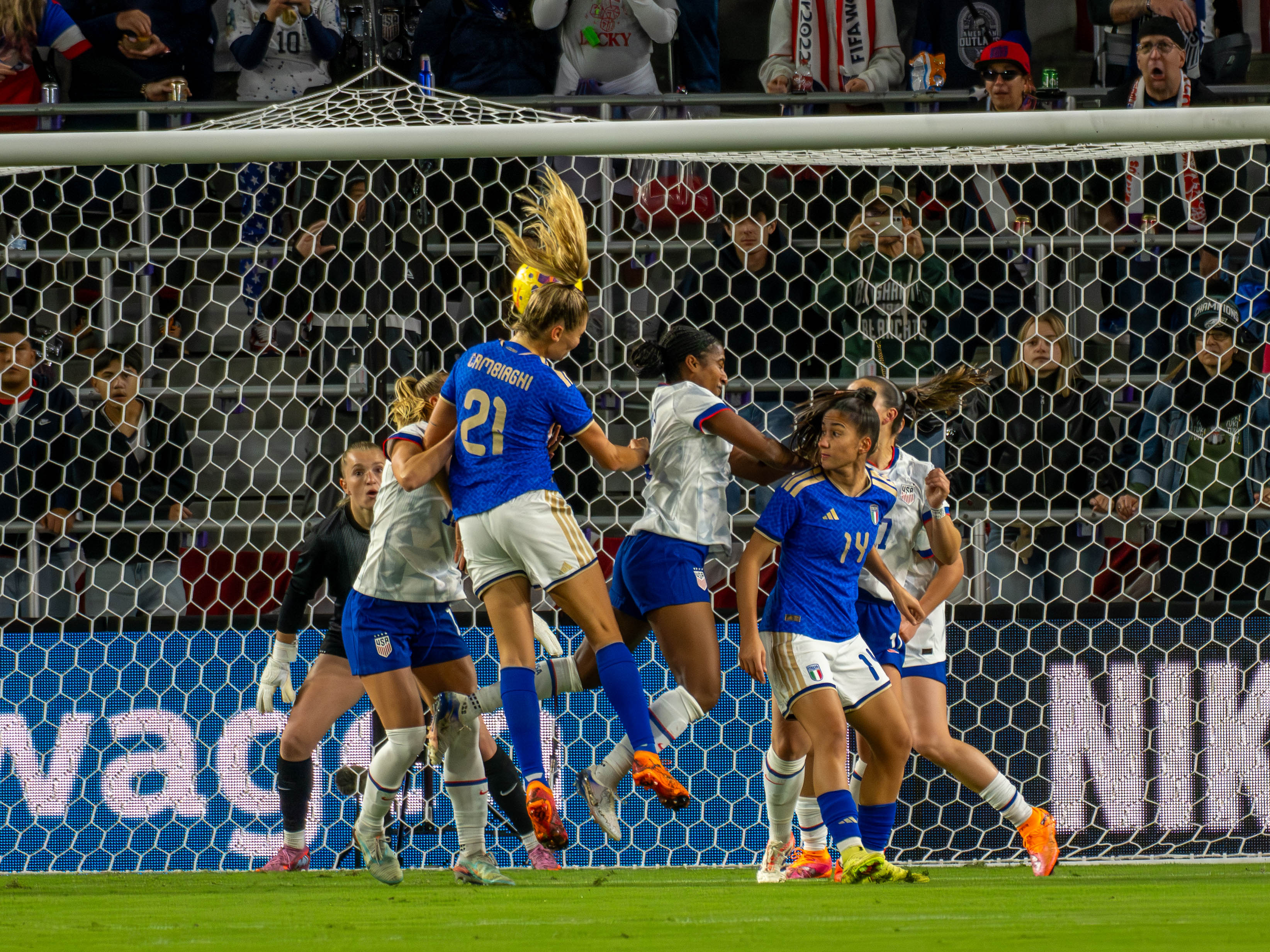 Macário Double Leads USA to 3-0 Victory Over Italy