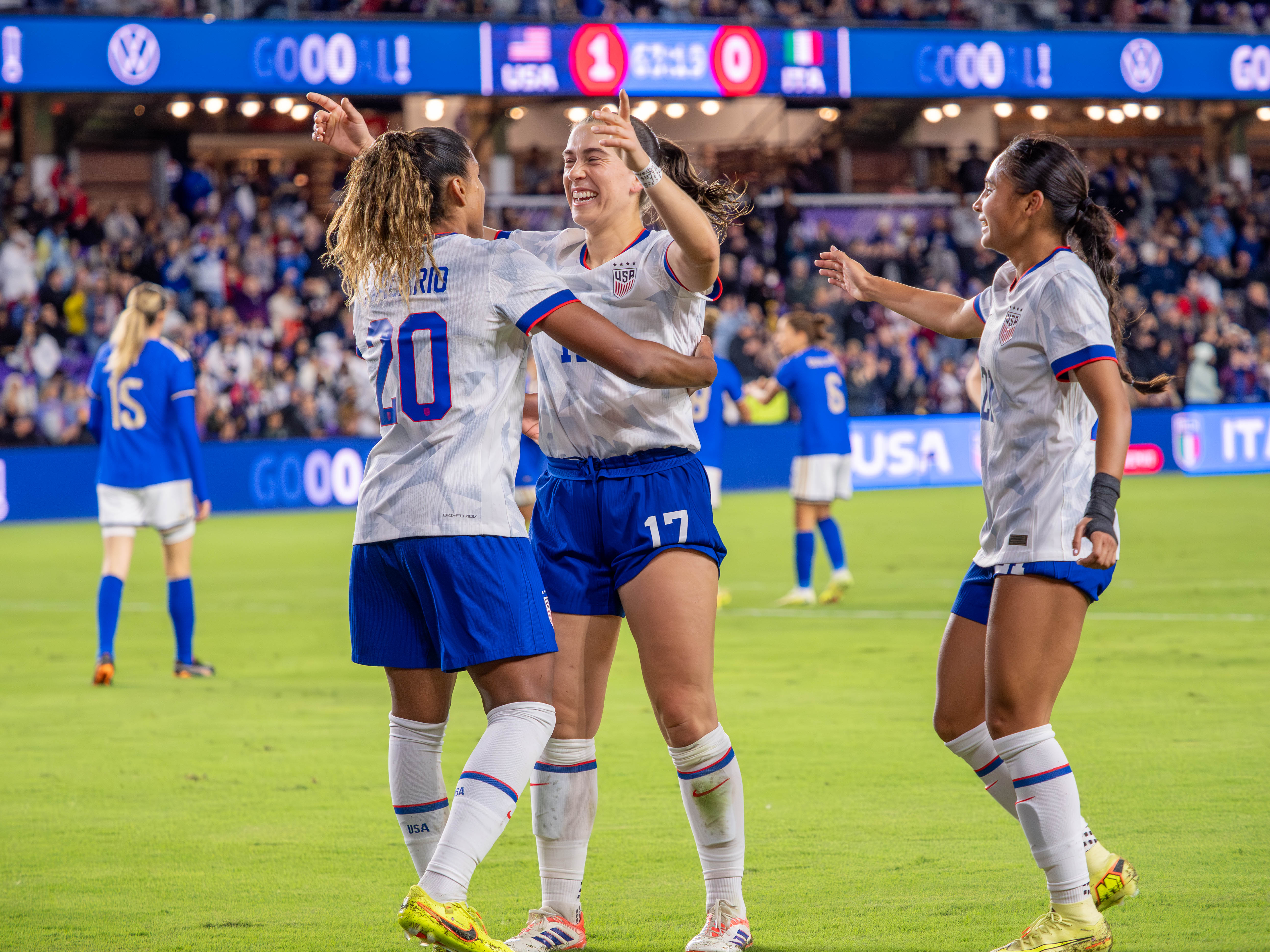 Macário Double Leads USA to 3-0 Victory Over Italy