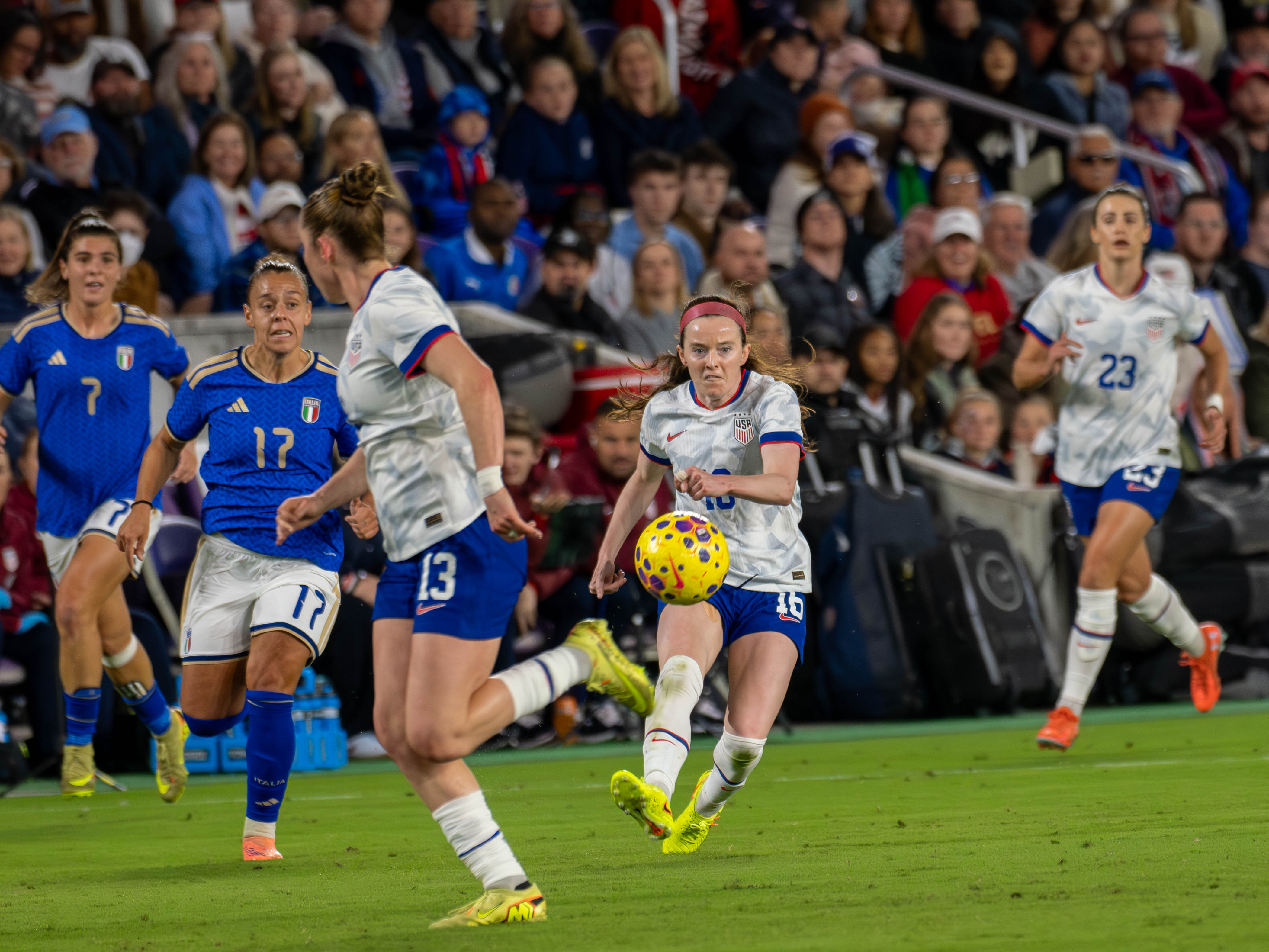 Macário Double Leads USA to 3-0 Victory Over Italy