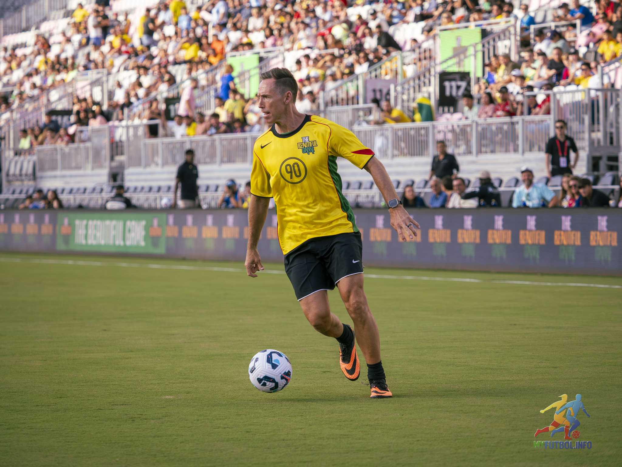 Legends Still Shine: Quaresma&#039;s Trivela Steals the Show at &quot;The Beautiful Game&quot;