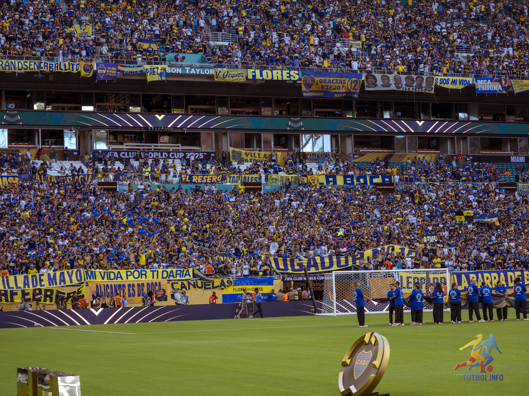 Electric Atmosphere at Hard Rock Stadium as Boca Juniors and Benfica Battle to Thrilling 2-2 Draw