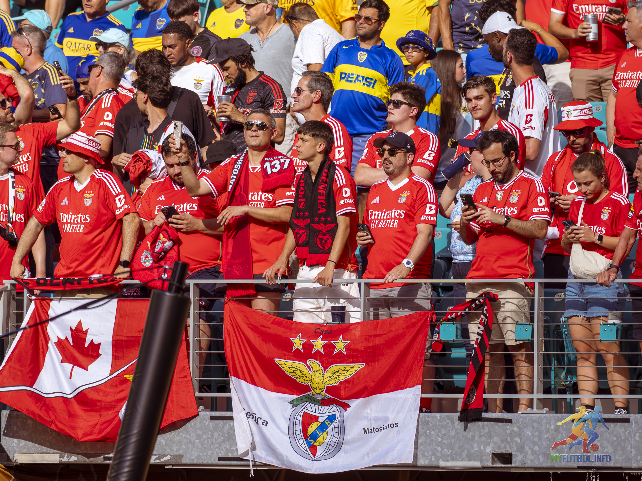 Electric Atmosphere at Hard Rock Stadium as Boca Juniors and Benfica Battle to Thrilling 2-2 Draw