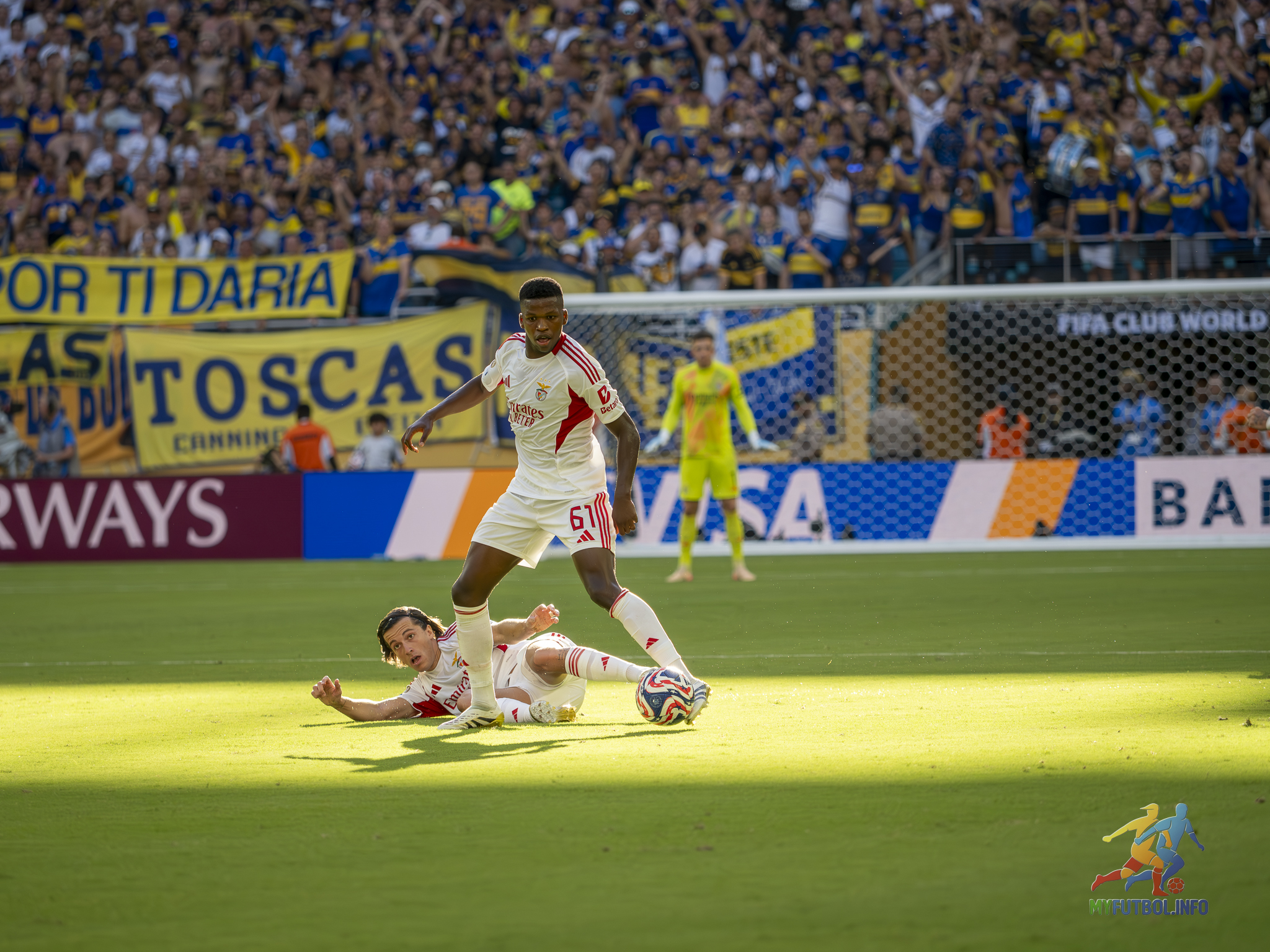 Electric Atmosphere at Hard Rock Stadium as Boca Juniors and Benfica Battle to Thrilling 2-2 Draw